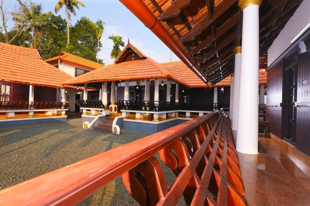Palmy Lake Resort Alappuzha Экстерьер фото