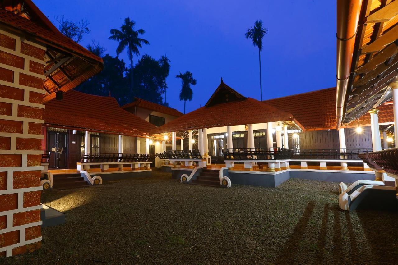 Palmy Lake Resort Alappuzha Экстерьер фото